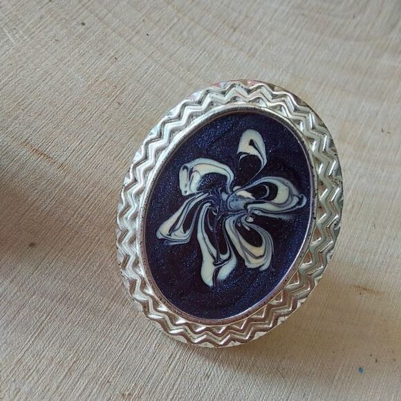 PAINTED swirl Flower earrings - Picture 2 of 4